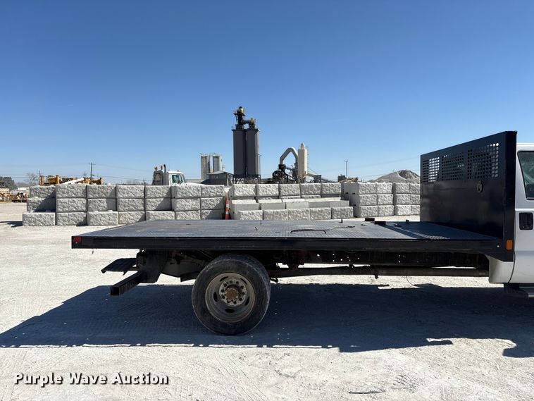 image for item FG2807 2011 Ford F550 flatbed truck