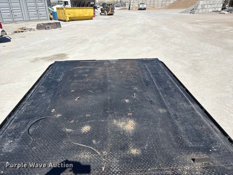 image for item FG2807 2011 Ford F550 flatbed truck