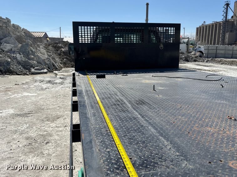 image for item FG2807 2011 Ford F550 flatbed truck