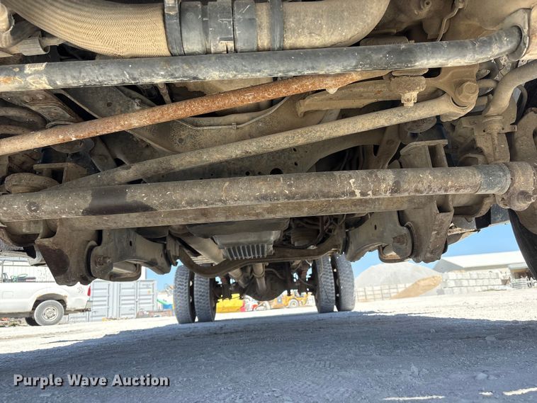 image for item FG2807 2011 Ford F550 flatbed truck