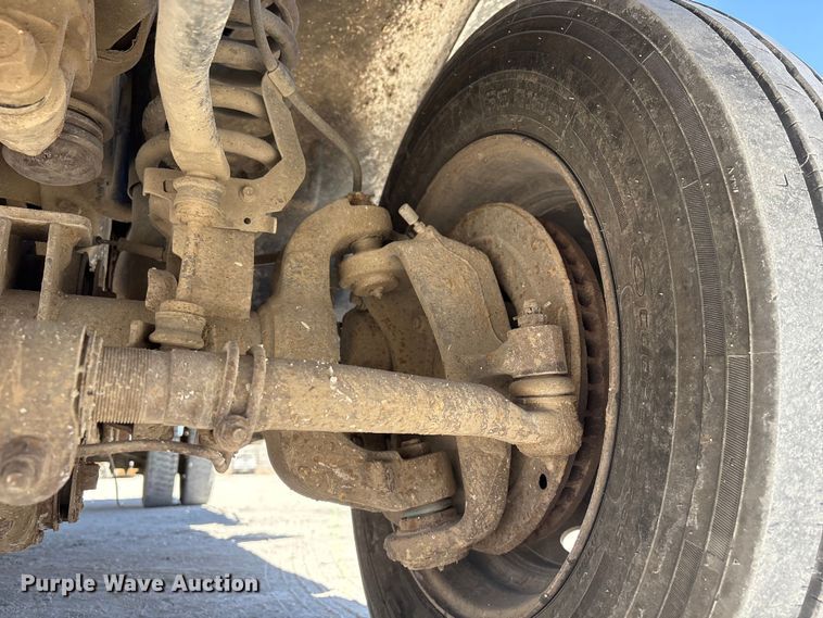 image for item FG2807 2011 Ford F550 flatbed truck