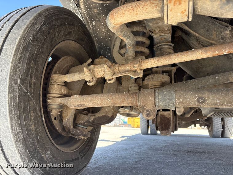 image for item FG2807 2011 Ford F550 flatbed truck