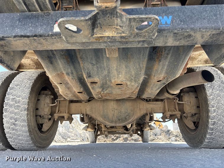 image for item FG2807 2011 Ford F550 flatbed truck