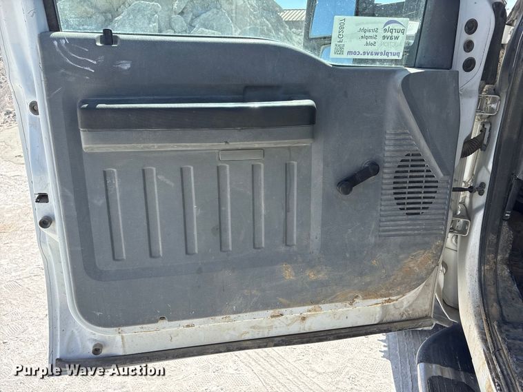 image for item FG2807 2011 Ford F550 flatbed truck