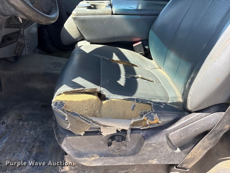 image for item FG2807 2011 Ford F550 flatbed truck