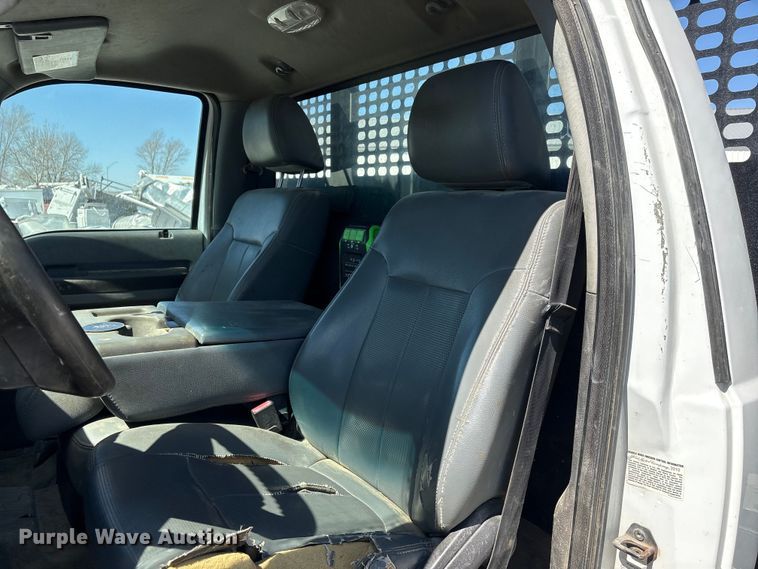 image for item FG2807 2011 Ford F550 flatbed truck