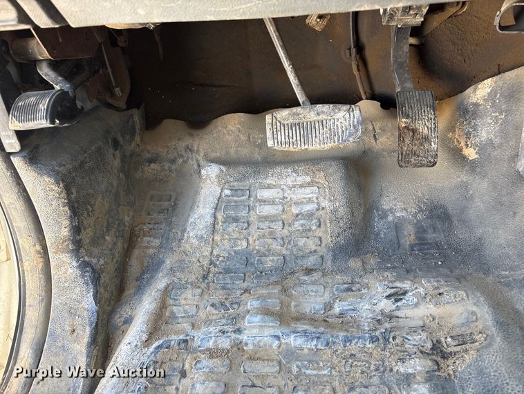 image for item FG2807 2011 Ford F550 flatbed truck