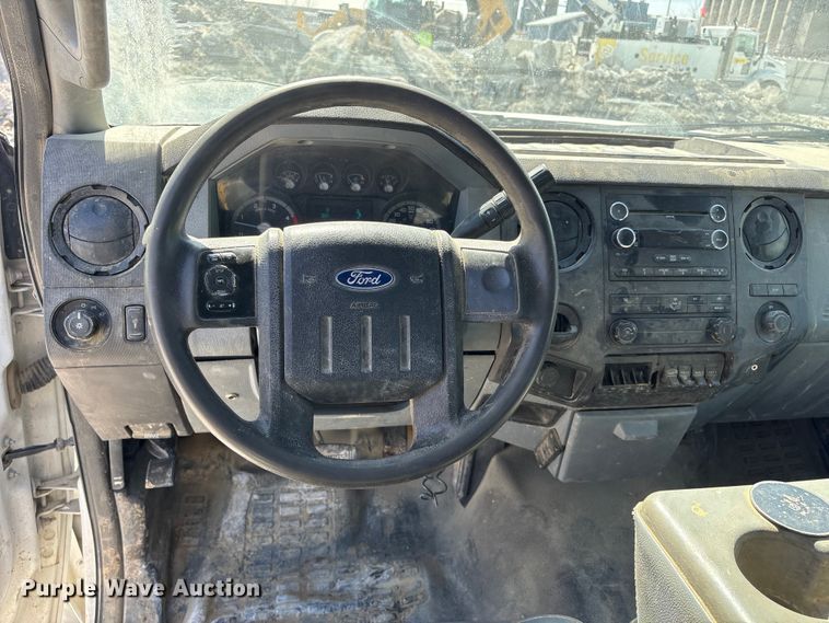 image for item FG2807 2011 Ford F550 flatbed truck