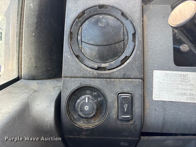 image for item FG2807 2011 Ford F550 flatbed truck