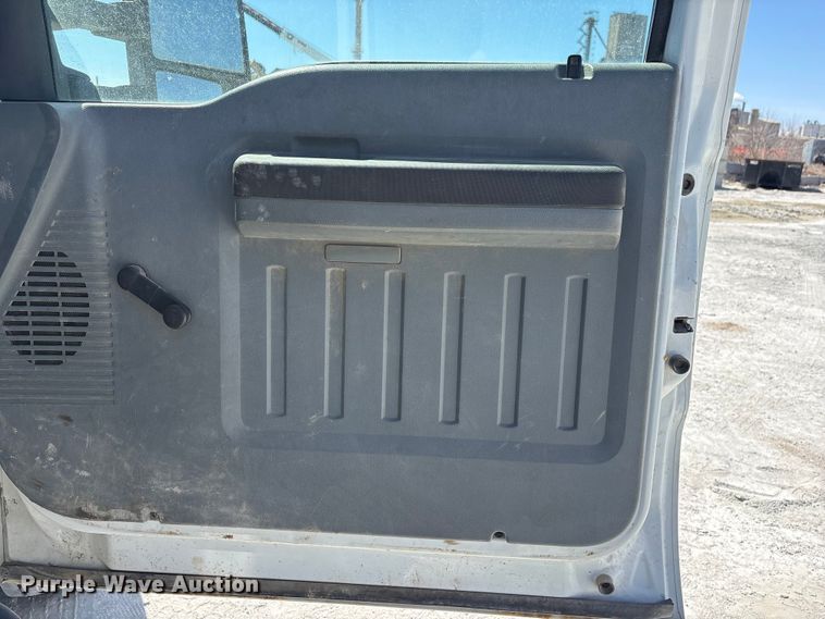 image for item FG2807 2011 Ford F550 flatbed truck