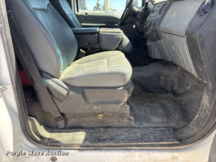 image for item FG2807 2011 Ford F550 flatbed truck