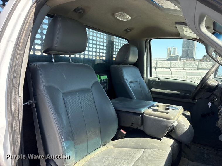 image for item FG2807 2011 Ford F550 flatbed truck