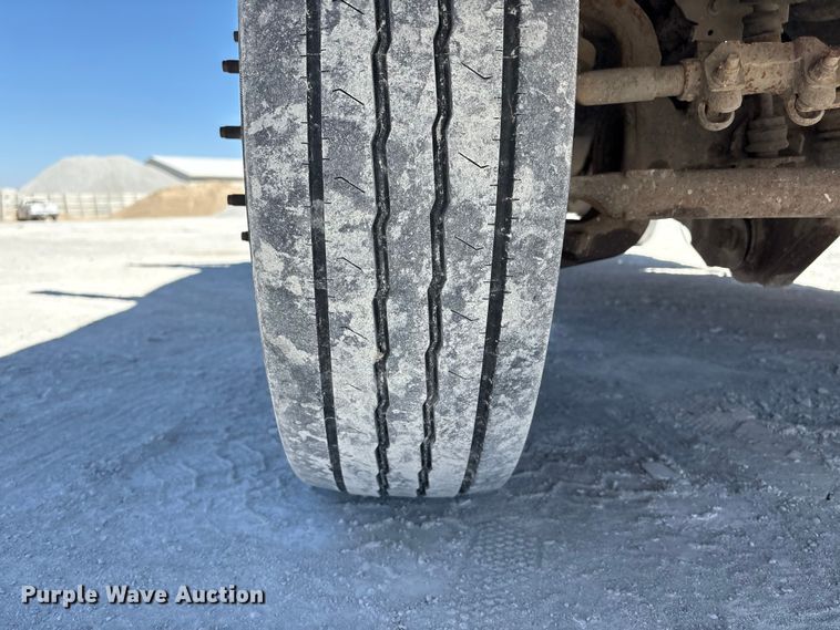 image for item FG2807 2011 Ford F550 flatbed truck