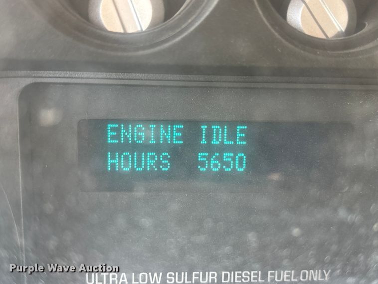 image for item FG2807 2011 Ford F550 flatbed truck