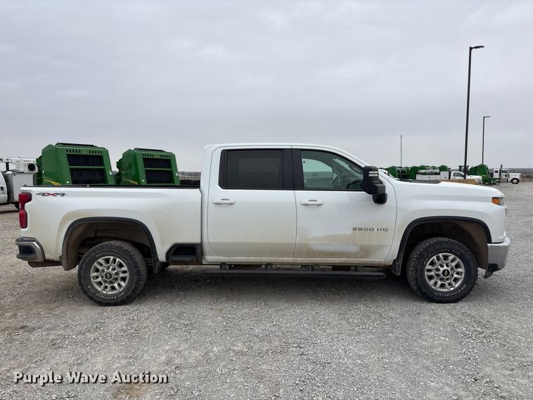image for item FG2820 2020 Chevrolet Silverado 2500HD Crew Cab pickup truck
