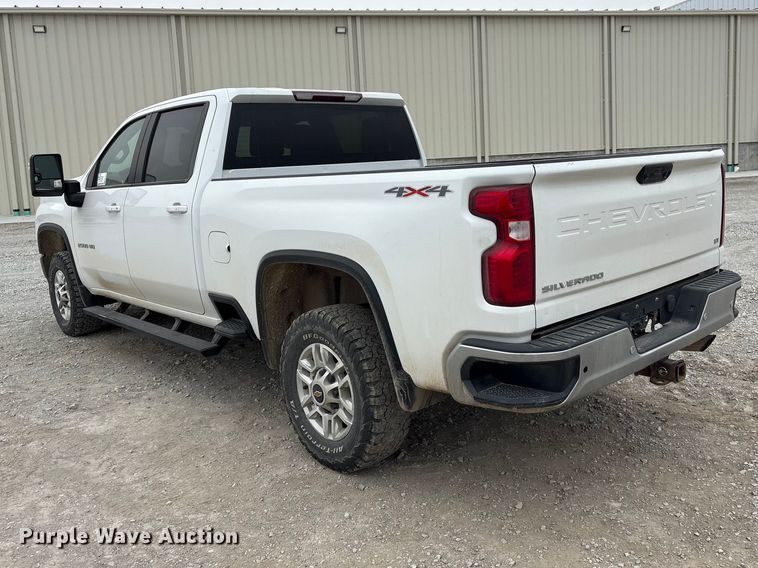 image for item FG2820 2020 Chevrolet Silverado 2500HD Crew Cab pickup truck