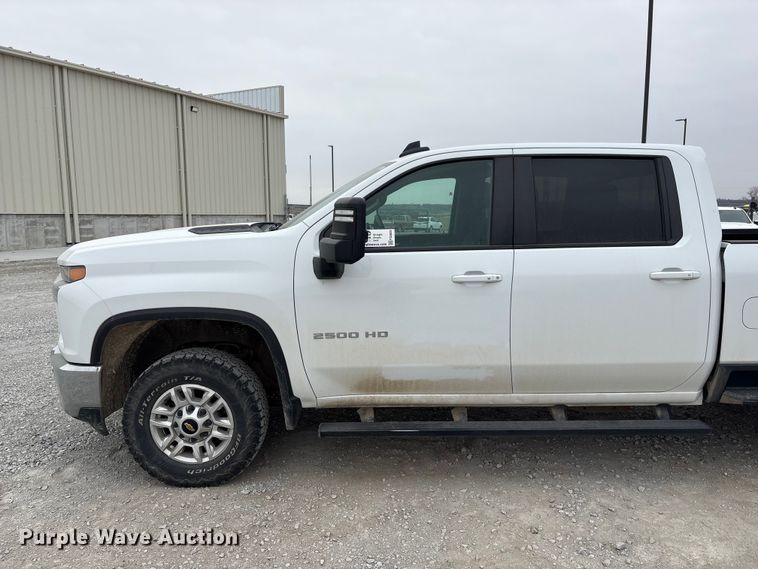 image for item FG2820 2020 Chevrolet Silverado 2500HD Crew Cab pickup truck