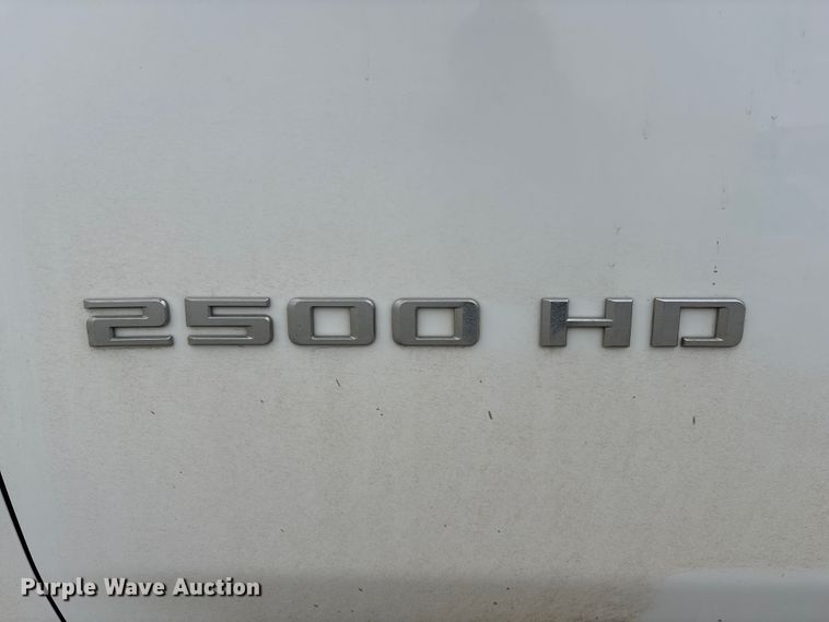 image for item FG2820 2020 Chevrolet Silverado 2500HD Crew Cab pickup truck