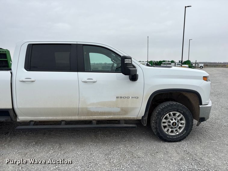 image for item FG2820 2020 Chevrolet Silverado 2500HD Crew Cab pickup truck