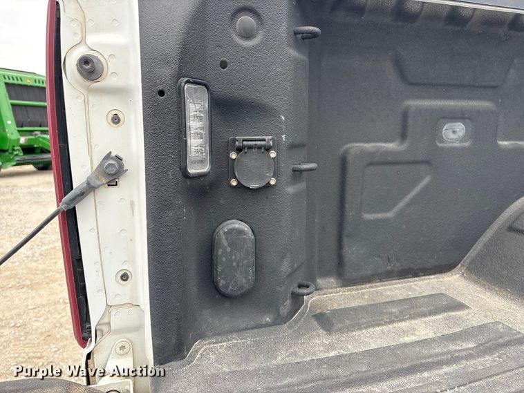 image for item FG2820 2020 Chevrolet Silverado 2500HD Crew Cab pickup truck