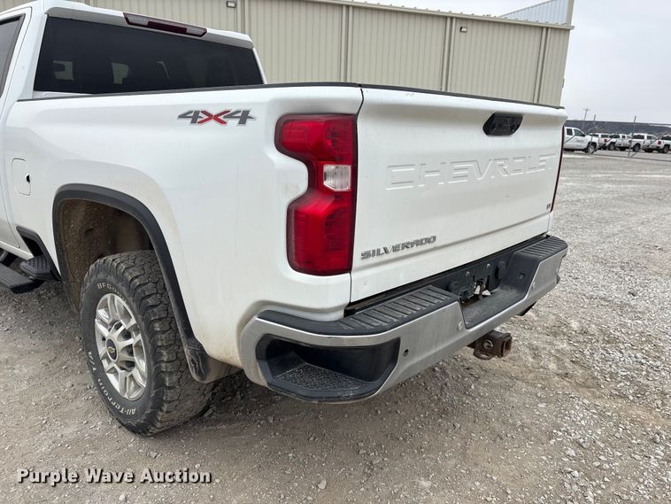image for item FG2820 2020 Chevrolet Silverado 2500HD Crew Cab pickup truck
