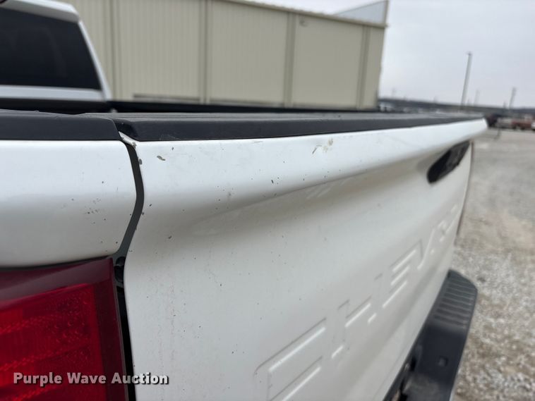 image for item FG2820 2020 Chevrolet Silverado 2500HD Crew Cab pickup truck