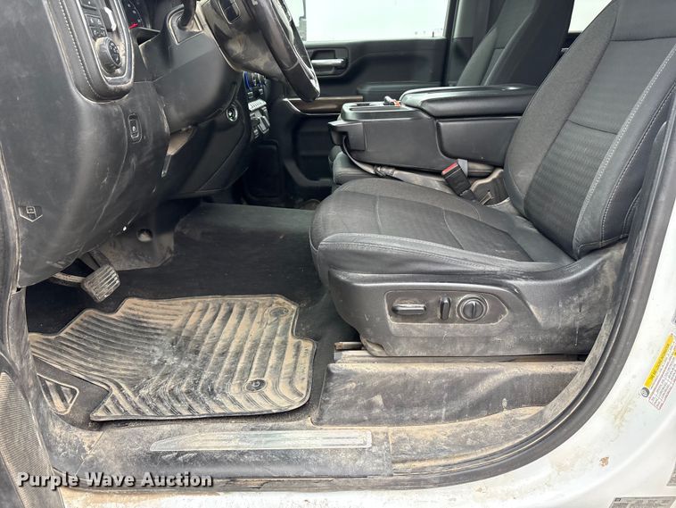 image for item FG2820 2020 Chevrolet Silverado 2500HD Crew Cab pickup truck