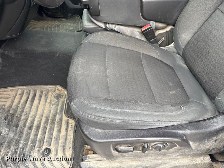 image for item FG2820 2020 Chevrolet Silverado 2500HD Crew Cab pickup truck