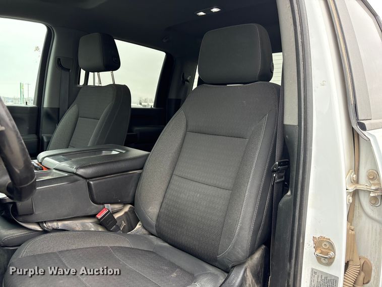 image for item FG2820 2020 Chevrolet Silverado 2500HD Crew Cab pickup truck