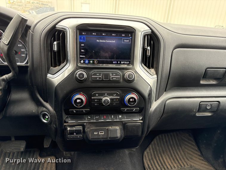 image for item FG2820 2020 Chevrolet Silverado 2500HD Crew Cab pickup truck