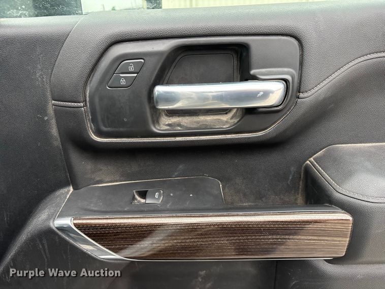 image for item FG2820 2020 Chevrolet Silverado 2500HD Crew Cab pickup truck