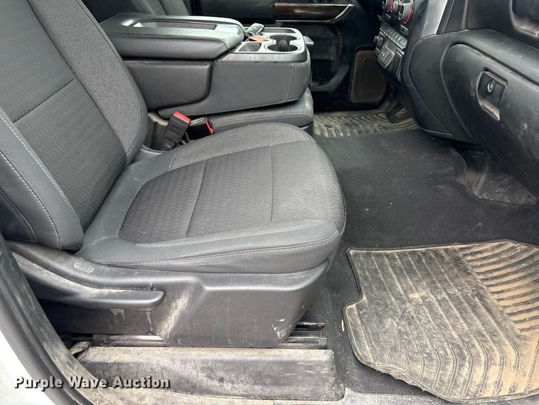 image for item FG2820 2020 Chevrolet Silverado 2500HD Crew Cab pickup truck