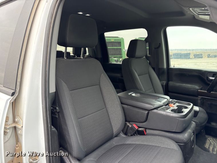 image for item FG2820 2020 Chevrolet Silverado 2500HD Crew Cab pickup truck