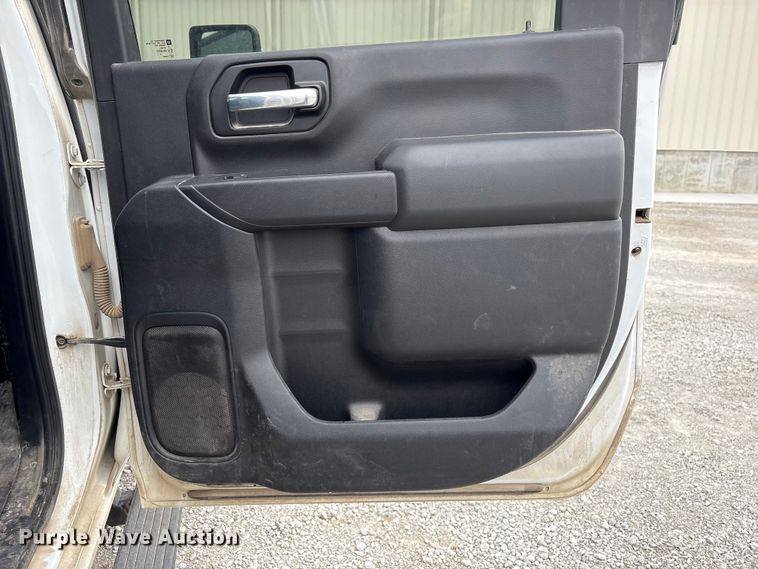 image for item FG2820 2020 Chevrolet Silverado 2500HD Crew Cab pickup truck