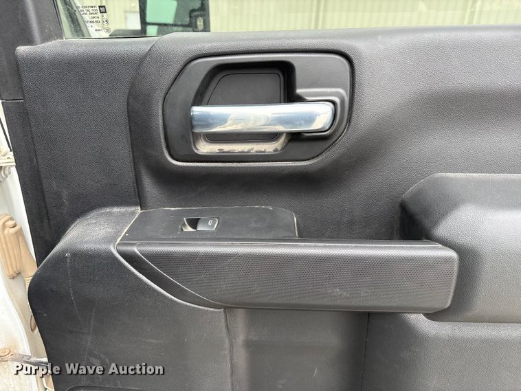 image for item FG2820 2020 Chevrolet Silverado 2500HD Crew Cab pickup truck