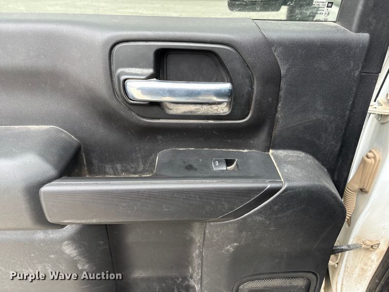 image for item FG2820 2020 Chevrolet Silverado 2500HD Crew Cab pickup truck