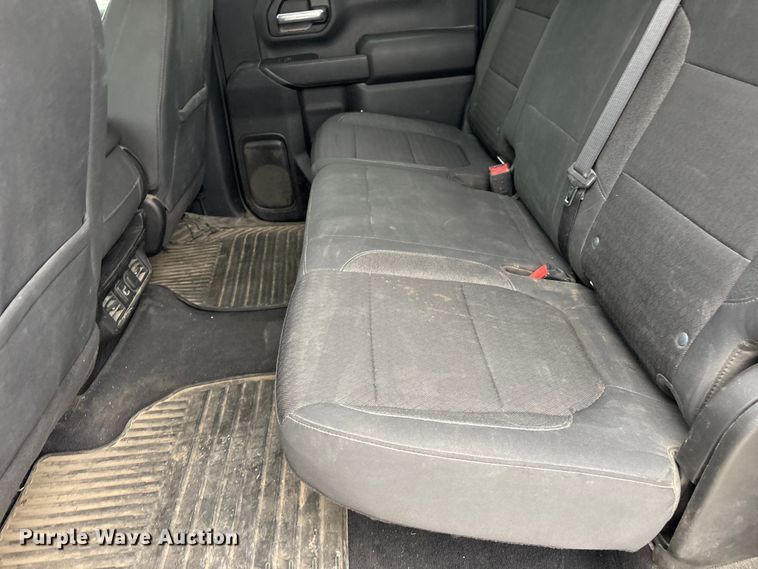 image for item FG2820 2020 Chevrolet Silverado 2500HD Crew Cab pickup truck