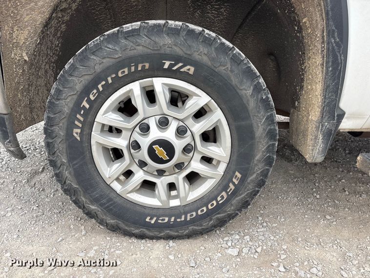 image for item FG2820 2020 Chevrolet Silverado 2500HD Crew Cab pickup truck