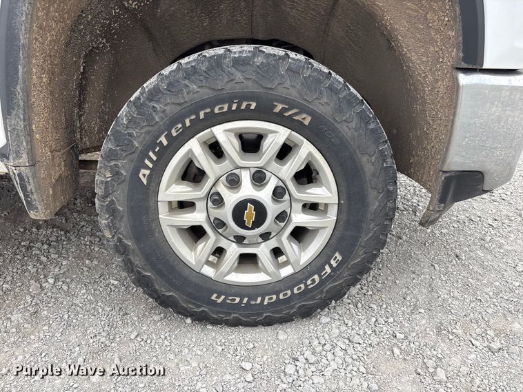 image for item FG2820 2020 Chevrolet Silverado 2500HD Crew Cab pickup truck