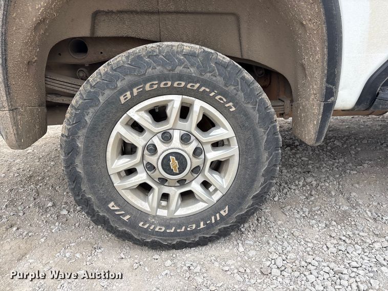 image for item FG2820 2020 Chevrolet Silverado 2500HD Crew Cab pickup truck