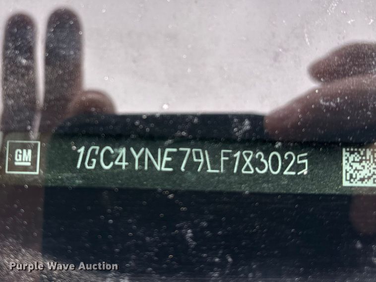 image for item FG2820 2020 Chevrolet Silverado 2500HD Crew Cab pickup truck