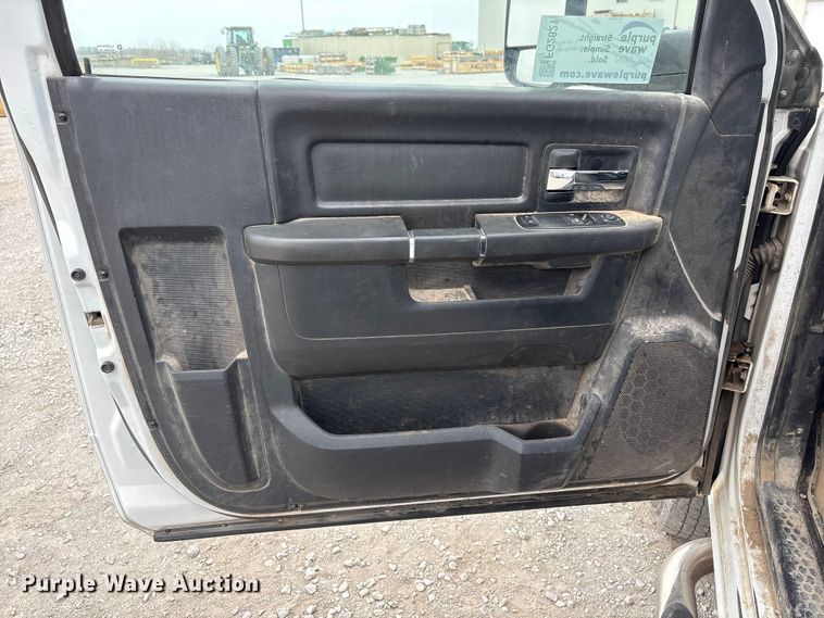 image for item FG2821 2012 RAM 3500 flatbed pickup truck