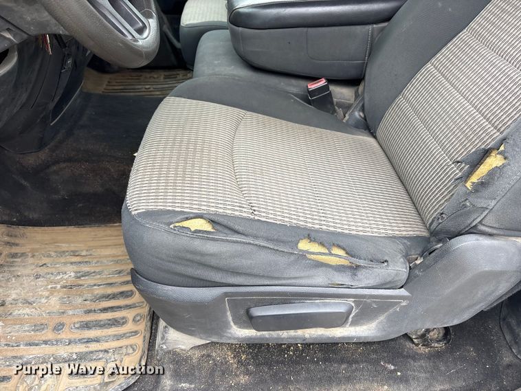 image for item FG2821 2012 RAM 3500 flatbed pickup truck