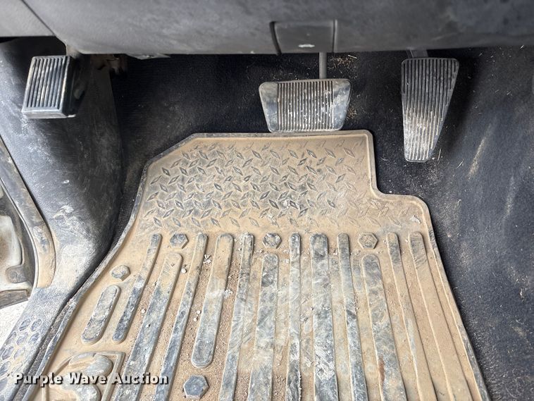 image for item FG2821 2012 RAM 3500 flatbed pickup truck