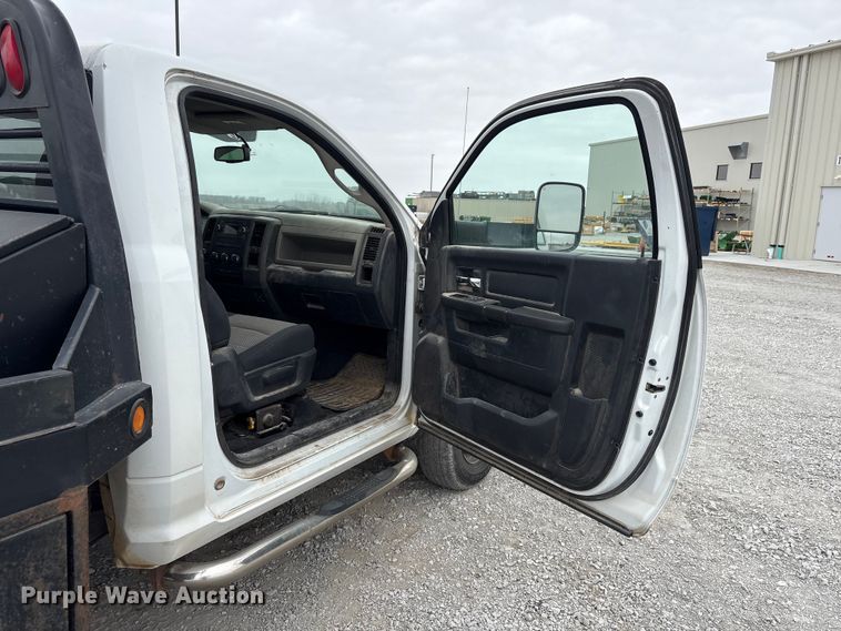 image for item FG2821 2012 RAM 3500 flatbed pickup truck