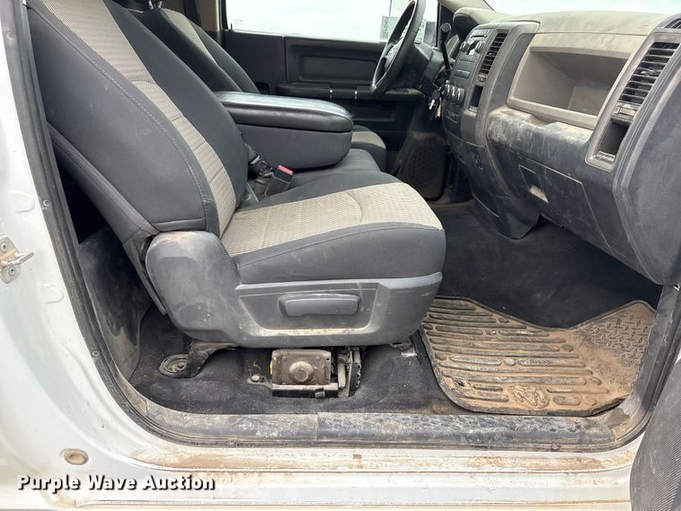 image for item FG2821 2012 RAM 3500 flatbed pickup truck