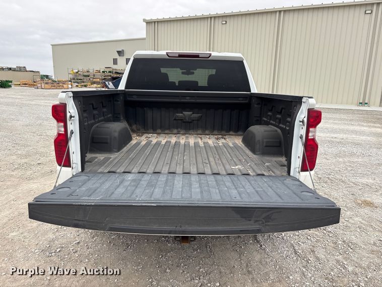 image for item FG2822 2021 Chevrolet Silverado 1500 Crew Cab pickup truck