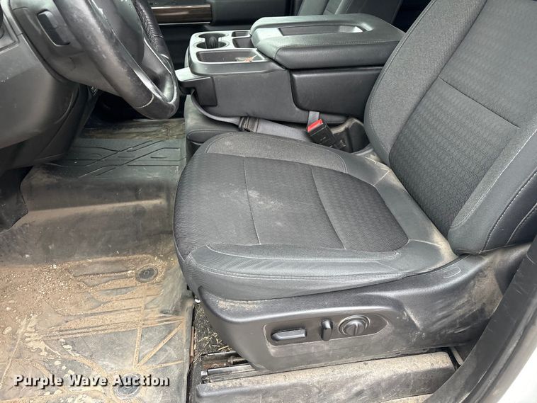 image for item FG2822 2021 Chevrolet Silverado 1500 Crew Cab pickup truck