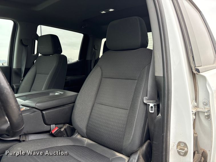 image for item FG2822 2021 Chevrolet Silverado 1500 Crew Cab pickup truck