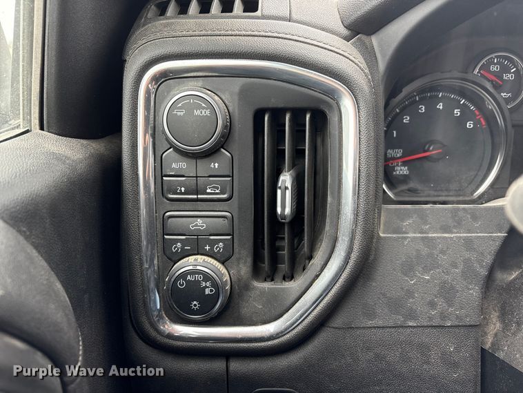 image for item FG2822 2021 Chevrolet Silverado 1500 Crew Cab pickup truck